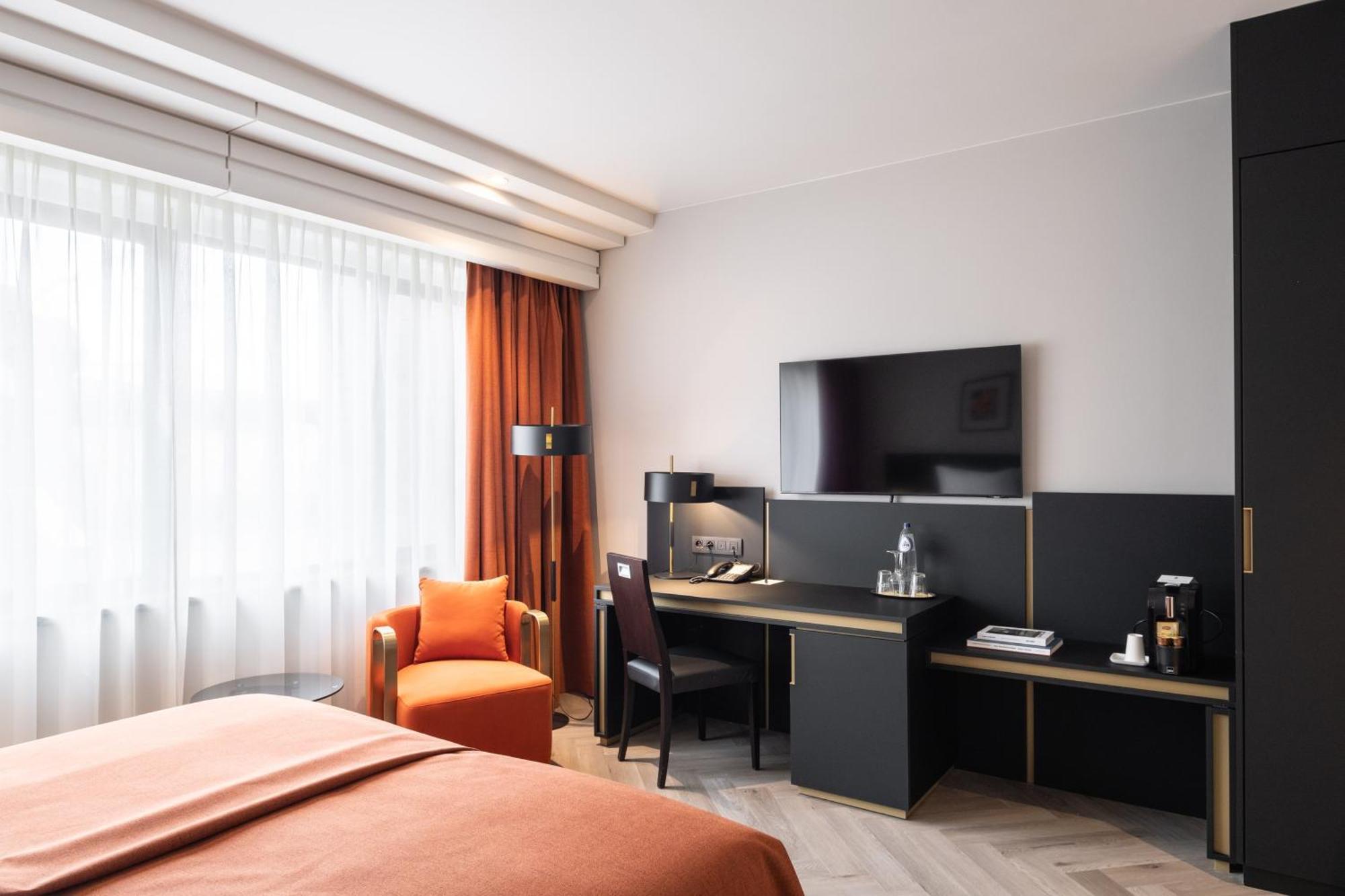 Hyllit Hotel Антверпен Экстерьер фото